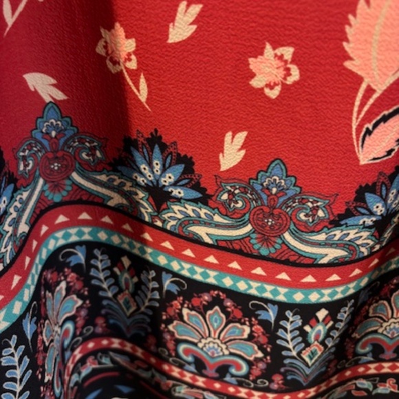 Y&i Robyn & Robin Boutique (NWT)Floral wrap skirt- Small- VERY NICE! - Picture 4 of 6